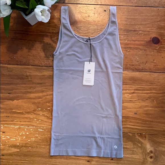 NWT Avocado Sport Tank - Picture 2 of 8